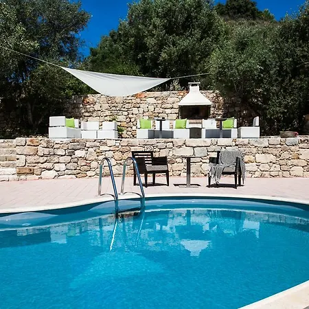 Lepeda's Pearl * Lixouri