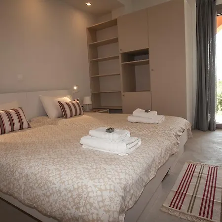 Lepeda's Pearl Villa *